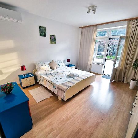 Retreat Apartments With Free Parking Πούλα Εξωτερικό φωτογραφία