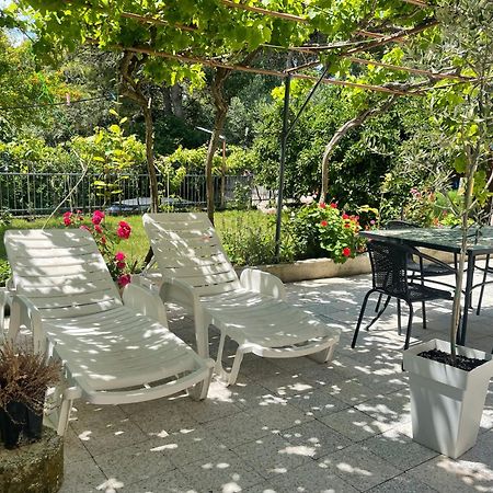 Retreat Apartments With Free Parking Πούλα Εξωτερικό φωτογραφία