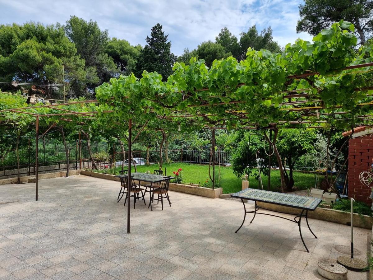 Retreat Apartments With Free Parking Πούλα Εξωτερικό φωτογραφία