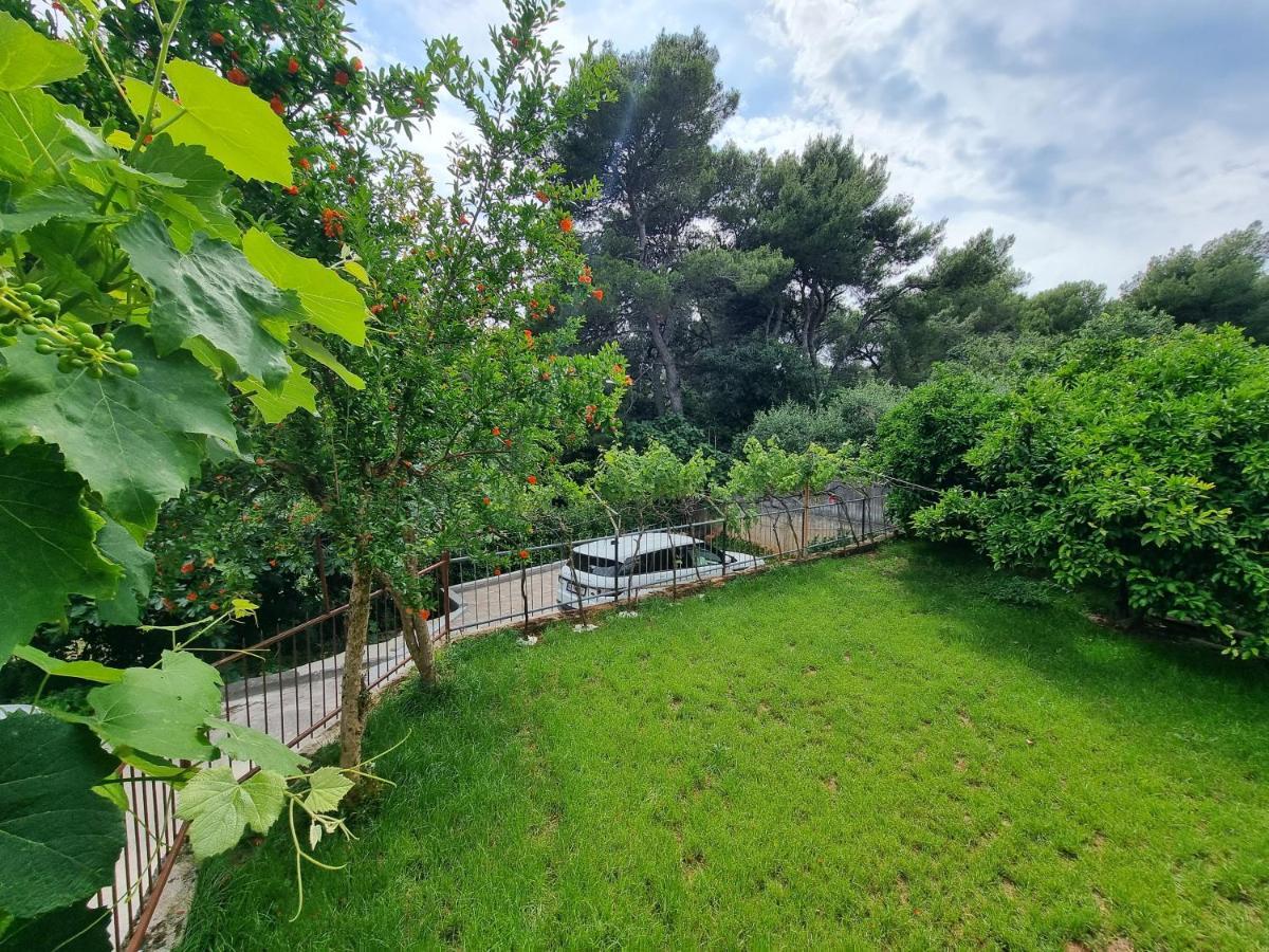 Retreat Apartments With Free Parking Πούλα Εξωτερικό φωτογραφία