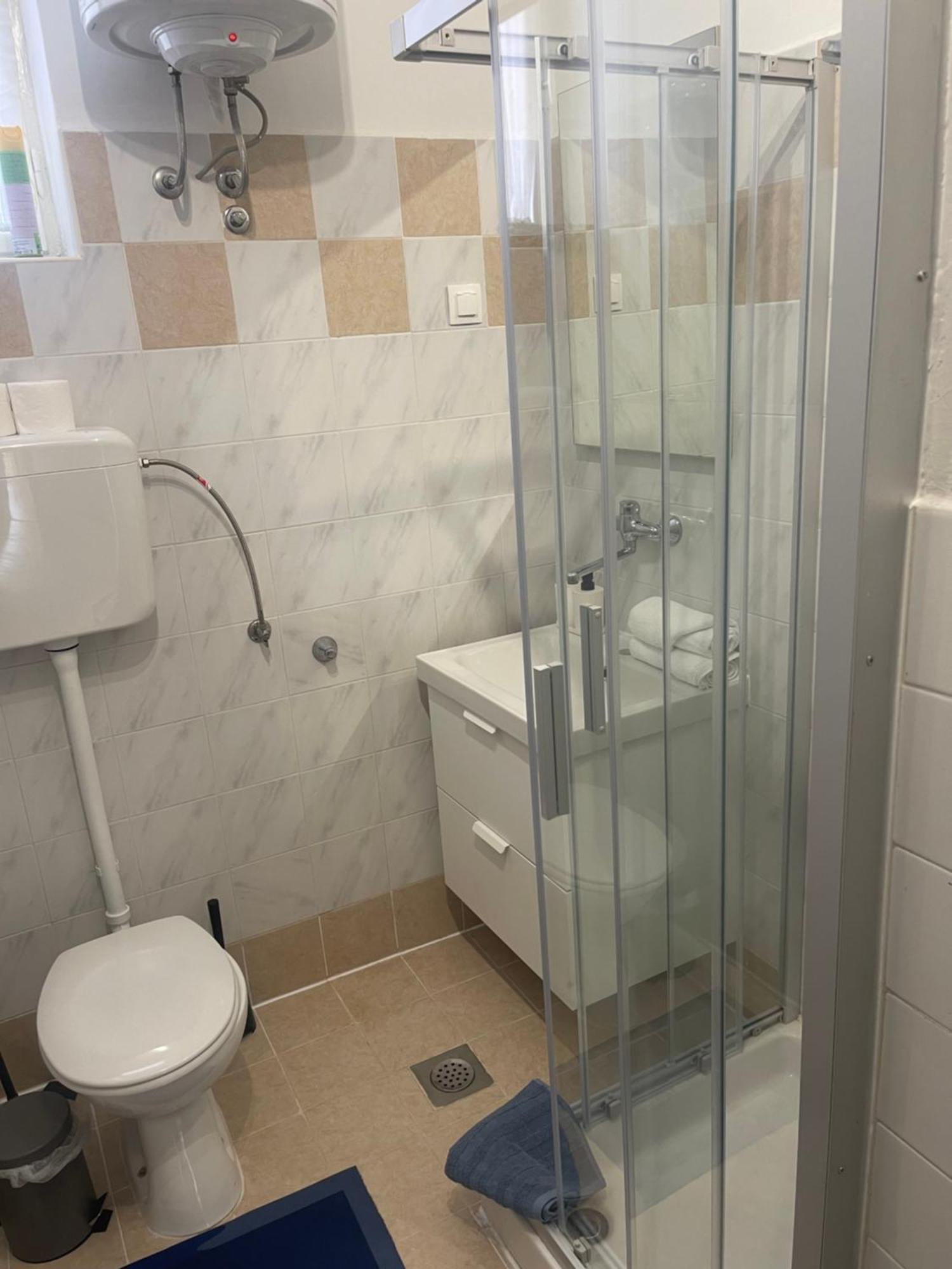 Retreat Apartments With Free Parking Πούλα Εξωτερικό φωτογραφία