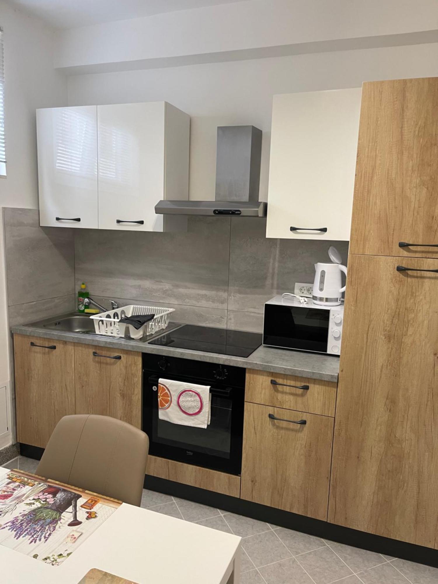 Retreat Apartments With Free Parking Πούλα Εξωτερικό φωτογραφία